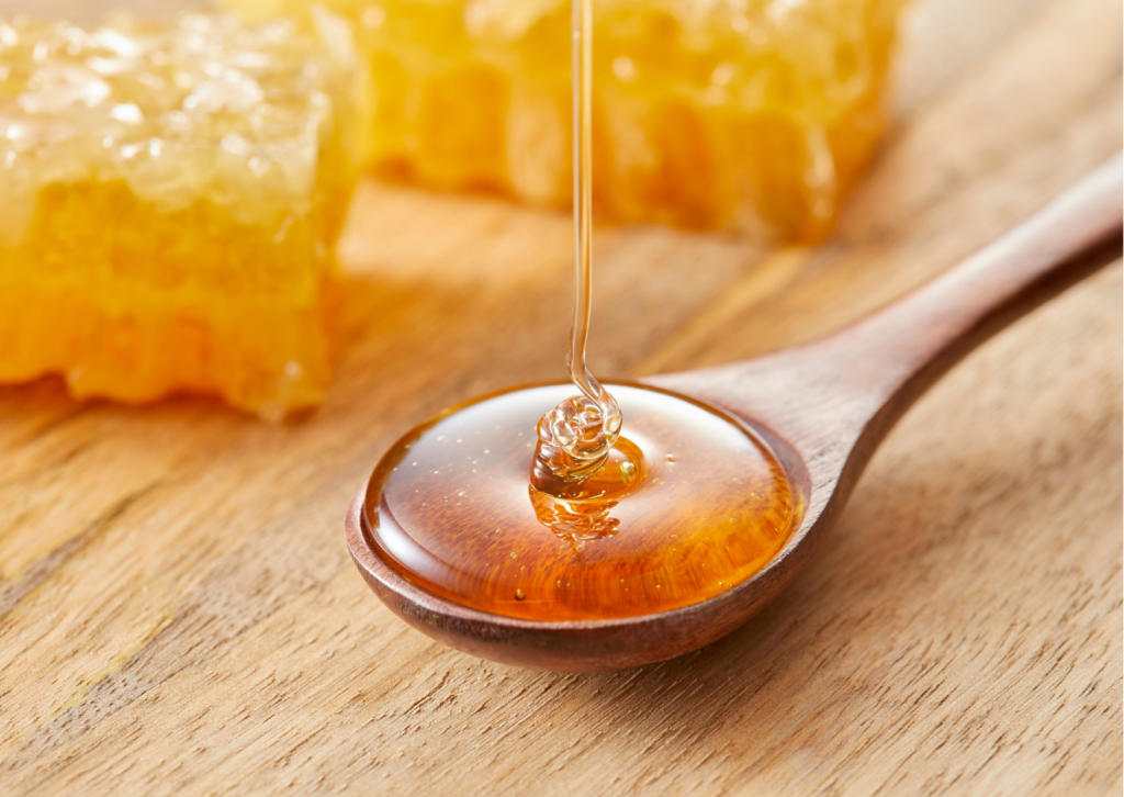 はちみつは栄養吸収があがり髪に使われる栄養も増えます。